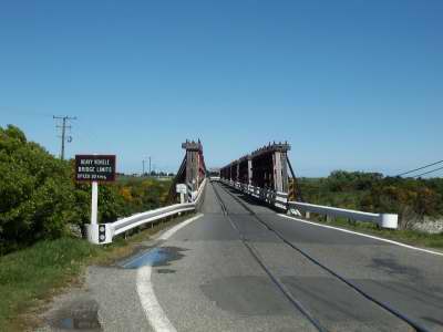 [Ahrahura River bridge]