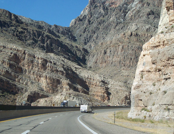 [I-15 in Vrigin River Canyon]